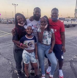 Meet your Posher, Antonia